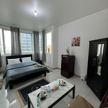 Corniche Street - Extremely Unique Room Abú Dhabí Exteriér fotografie